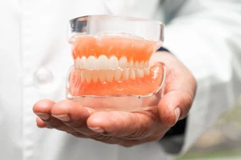 Hareketli Diş Protezi 12 Hareketli Diş Protezi